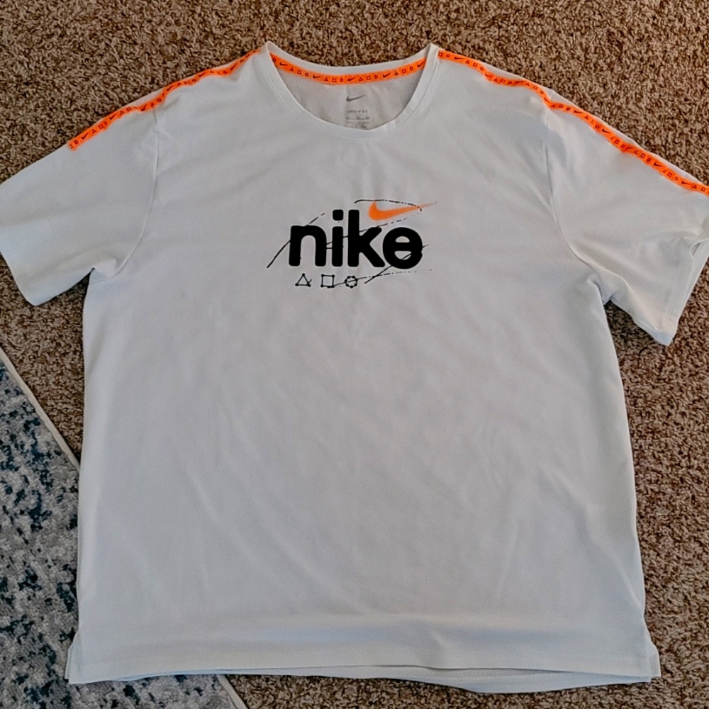 Nike Miler D.Y.E. BREATHE Size XL Men's Short-Sleeve Running Shirt
